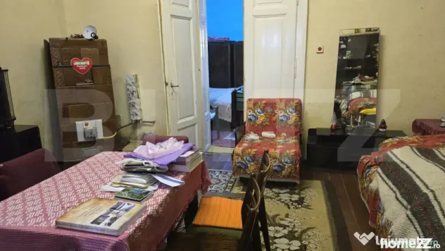Casa de vanzare, 6 camere, 137 mp, teren 579 mp, zona semice - Satu Mare (Satu-Mare)
