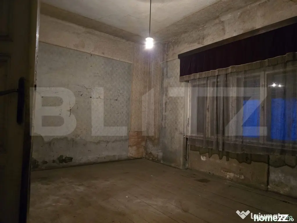 Casa de vanzare, 6 camere, 137 mp, teren 579 mp, zona semice - Satu Mare (Satu-Mare)