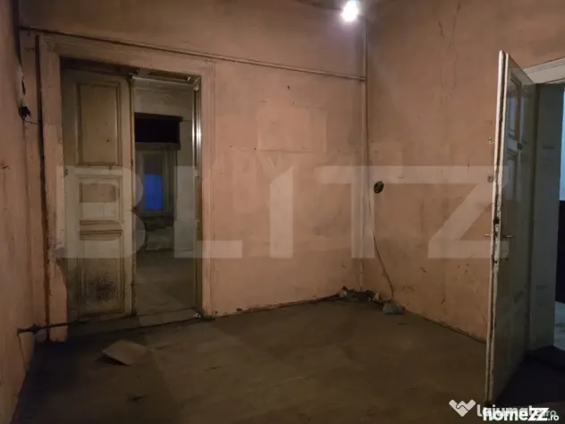Casa de vanzare, 6 camere, 137 mp, teren 579 mp, zona semice - Satu Mare (Satu-Mare)