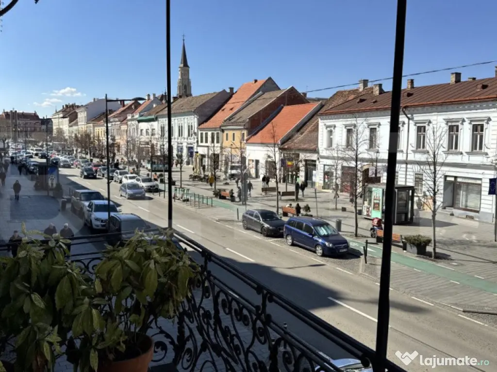 Apartament cu 4 camere, 125 mp, in inima Clujului