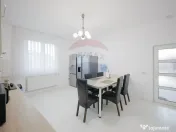 Casǎ cu piscinǎ și garaj de vânzare în Sânmartin, B... 