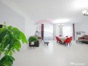 Casǎ cu piscinǎ și garaj de vânzare în Sânmartin, B... 