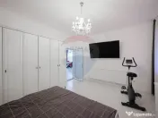 Casǎ cu piscinǎ și garaj de vânzare în Sânmartin, B... 