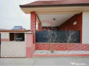 Casǎ cu piscinǎ și garaj de vânzare în Sânmartin, B... 