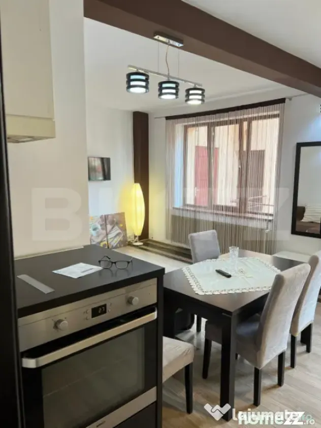 Apartament 3 camere 2 bai -in vila - 80mp -pivnita si parc - Brasov (Brasov)