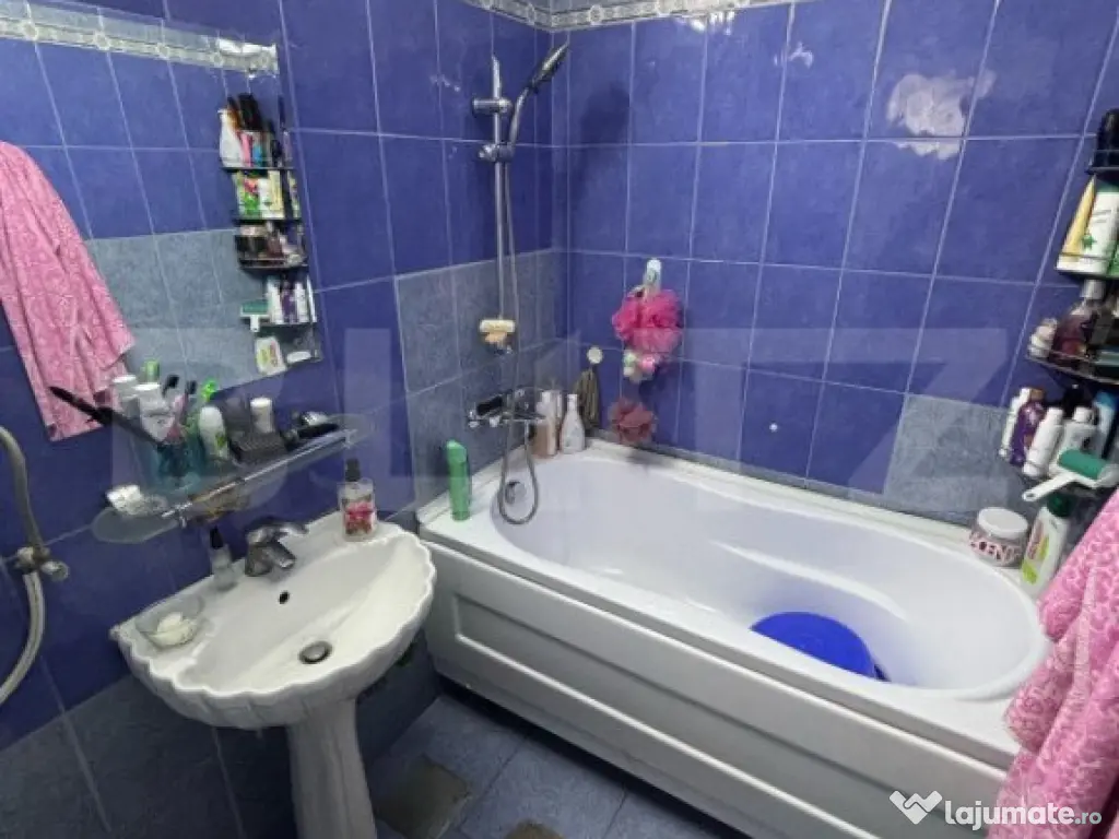 Apartament de 3 camere, vedere panoramica, 52 mp, zona Alexa