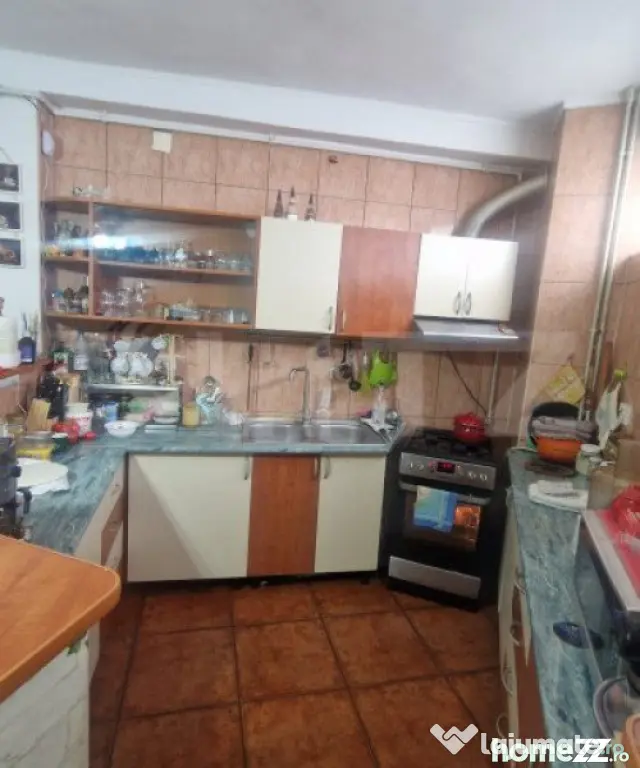Casa in Centru Civic 4 camere , D +P+ E , PLUS SPATIU COMERC - Brasov (Brasov)