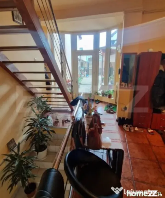 Casa in Centru Civic 4 camere , D +P+ E , PLUS SPATIU COMERC - Brasov (Brasov)