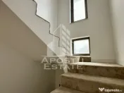 Casa individuala cu 5 camere, finisaje premium, disponibila imediat.