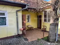 Casă tradițională de vanzare, 3 camere, 77 mp, cu teren d
