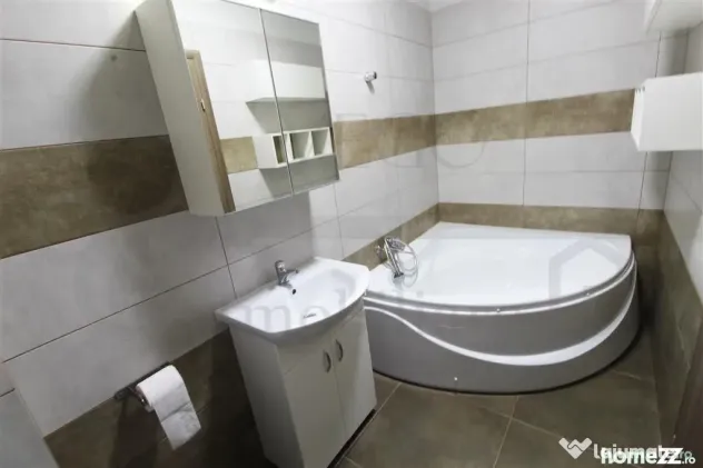 3 camere, 67 mp, balcon, in Floresti, aproape de Vivo!
