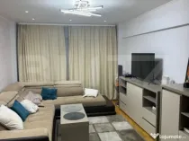 Apartament de vanzare cu 4 camere, zona Ultracentral SCHIMB