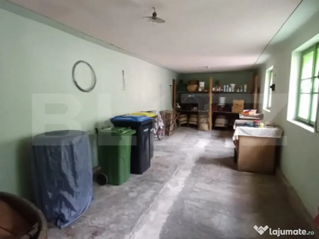 Casa renovabila cu 2 spatii comerciale, 416.6 mp, teren de 7