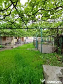 Casa renovabila cu 2 spatii comerciale, 416.6 mp, teren de 7