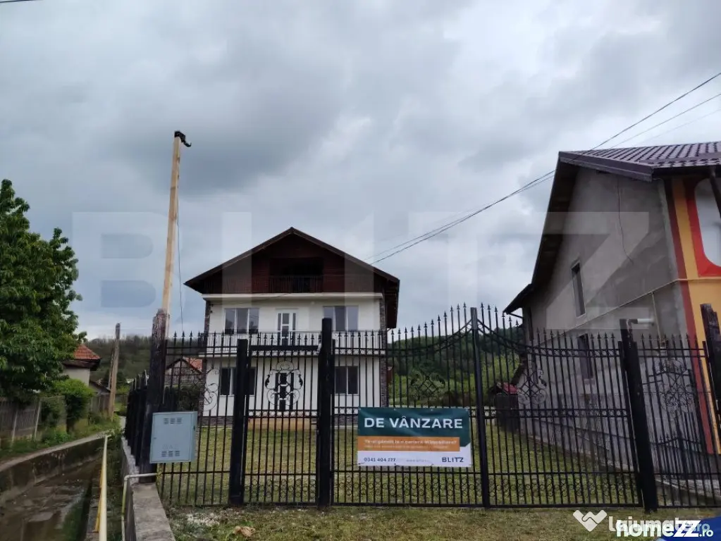Casa de vanzare, cu 6 camere, 288 mp, zona Voinesti - Targoviste (Dambovita)