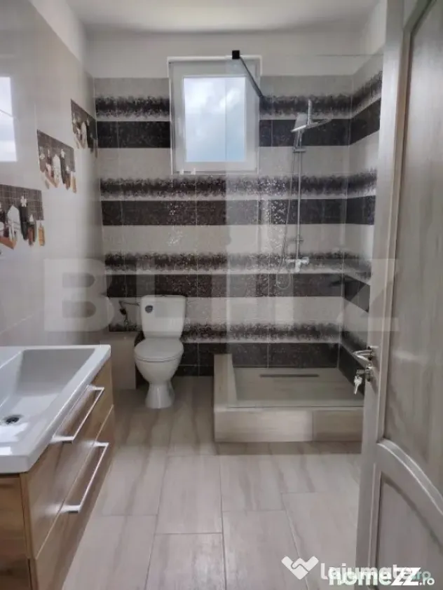 Casa de vanzare, cu 6 camere, 288 mp, zona Voinesti - Targoviste (Dambovita)