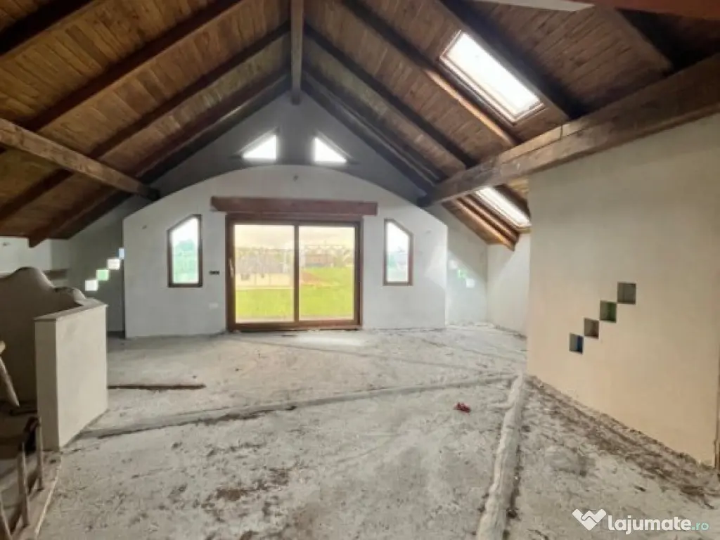 Casa la rosu, teren 1675mp, Fratautii Vechi