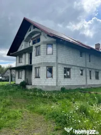 Casa la rosu, teren 1675mp, Fratautii Vechi