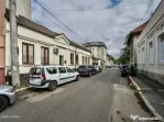In Cartierul Evreiesc, casa 3 camere pivnita si mansarda