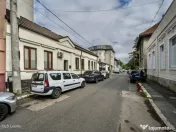 In Cartierul Evreiesc, casa 3 camere pivnita si mansarda 