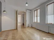 In Cartierul Evreiesc, casa 3 camere pivnita si mansarda 