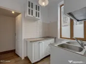 In Cartierul Evreiesc, casa 3 camere pivnita si mansarda 