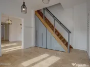 In Cartierul Evreiesc, casa 3 camere pivnita si mansarda 