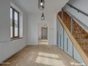 In Cartierul Evreiesc, casa 3 camere pivnita si mansarda 