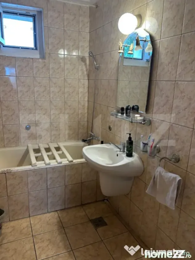 Apartament de vanzare, cu 2 camere, 50 mp, zona Profi – Ro - Satu Mare (Satu-Mare)