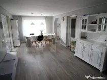 Casa de vanzare cu piscina