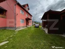 Casa de vanzare, cu 7 camere, 150 mp, zona Stramba