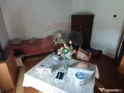 Casă de vânzare în stil vechi cu 3 camere si 3 arii î... 