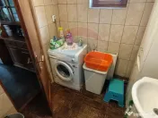 Casă de vânzare în stil vechi cu 3 camere si 3 arii î... 