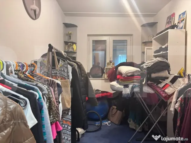 Apartament de vanzare, cu 3 camere, 55 mp, zona Lipovei