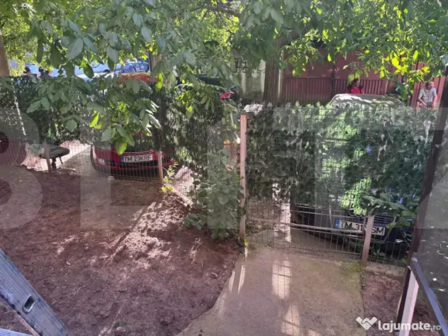 Apartament de vanzare, cu 3 camere, 55 mp, zona Lipovei