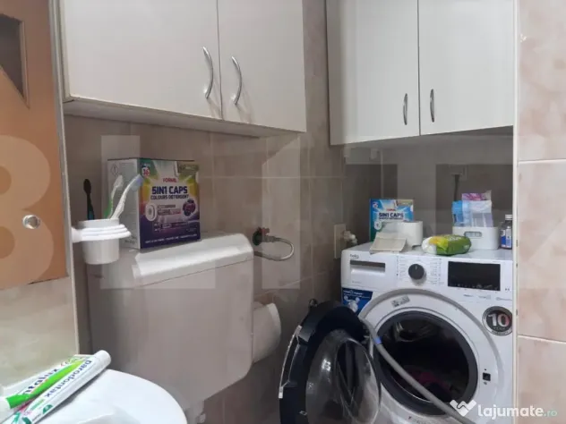 Apartament de vanzare, cu 3 camere, 55 mp, zona Lipovei