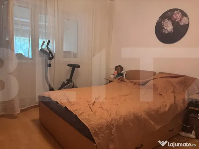 Apartament de vanzare, cu 3 camere, 55 mp, zona Lipovei
