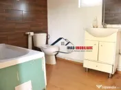 Casa batraneasca in Targoviste - Exterior nord, Laculete. 