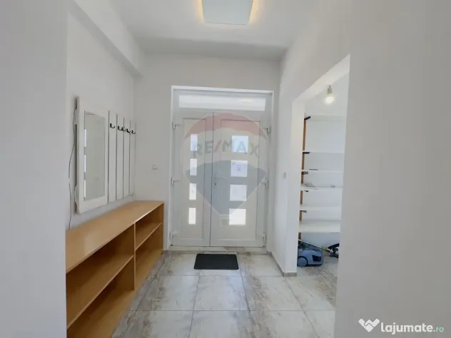 Casă cu 5 camere de vânzare Cartier Orizont 2 Paleu zon...