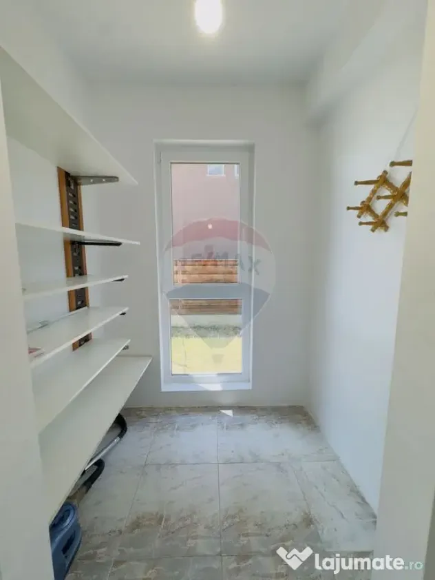 Casă cu 5 camere de vânzare Cartier Orizont 2 Paleu zon...