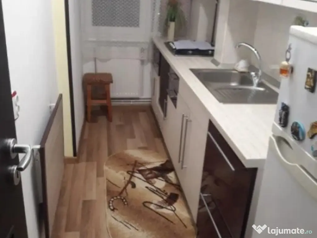 1 camera in zona Lipovei