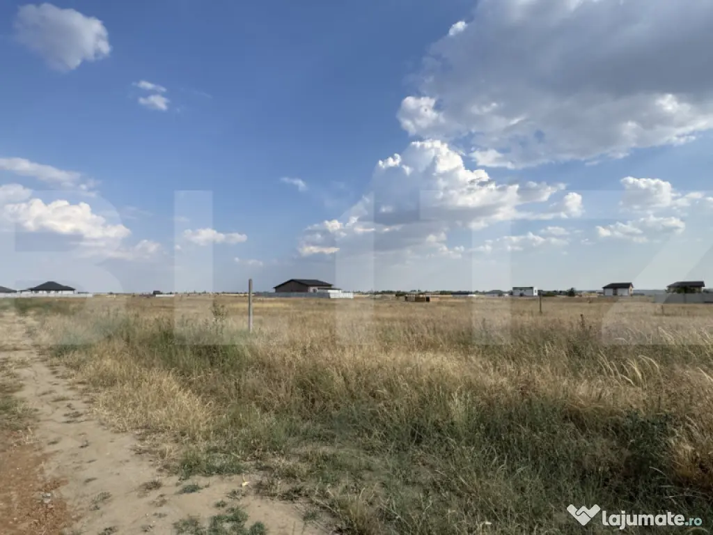 Parcele teren de 566 mp, front dublu de 30 m, utilități, z