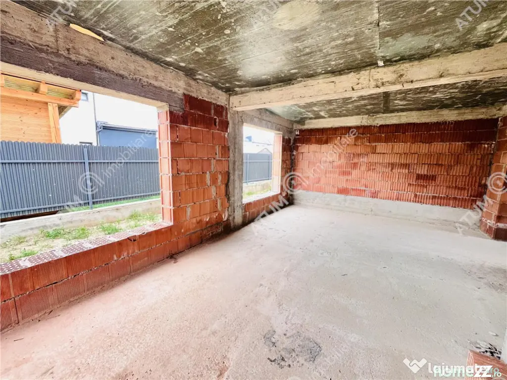 Casa cu 4 camere 2 bai si teren de 230 mp Selimbar
