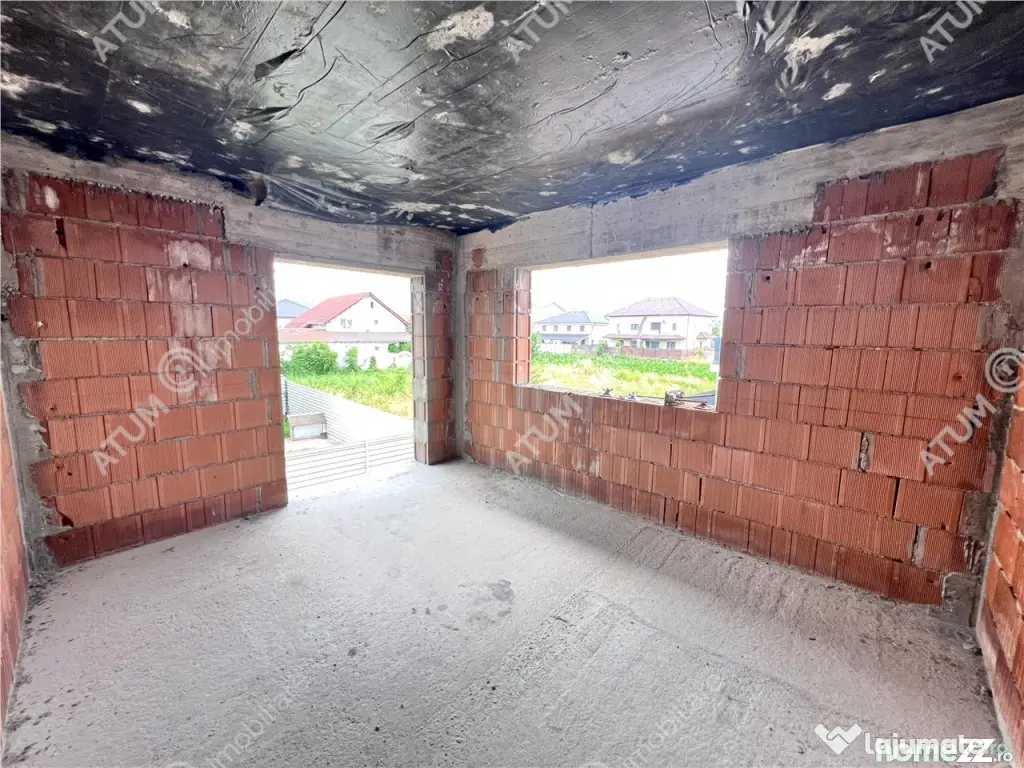 Casa cu 4 camere 2 bai si teren de 230 mp Selimbar
