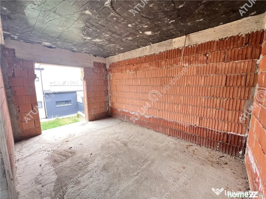 Casa cu 4 camere 2 bai si teren de 230 mp Selimbar