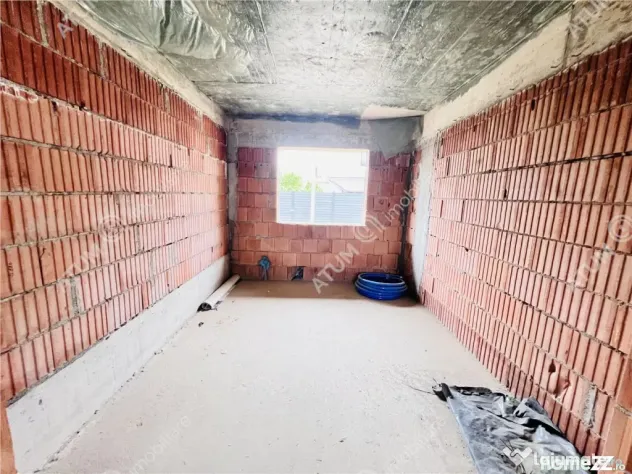 Casa cu 4 camere 2 bai si teren de 230 mp Selimbar