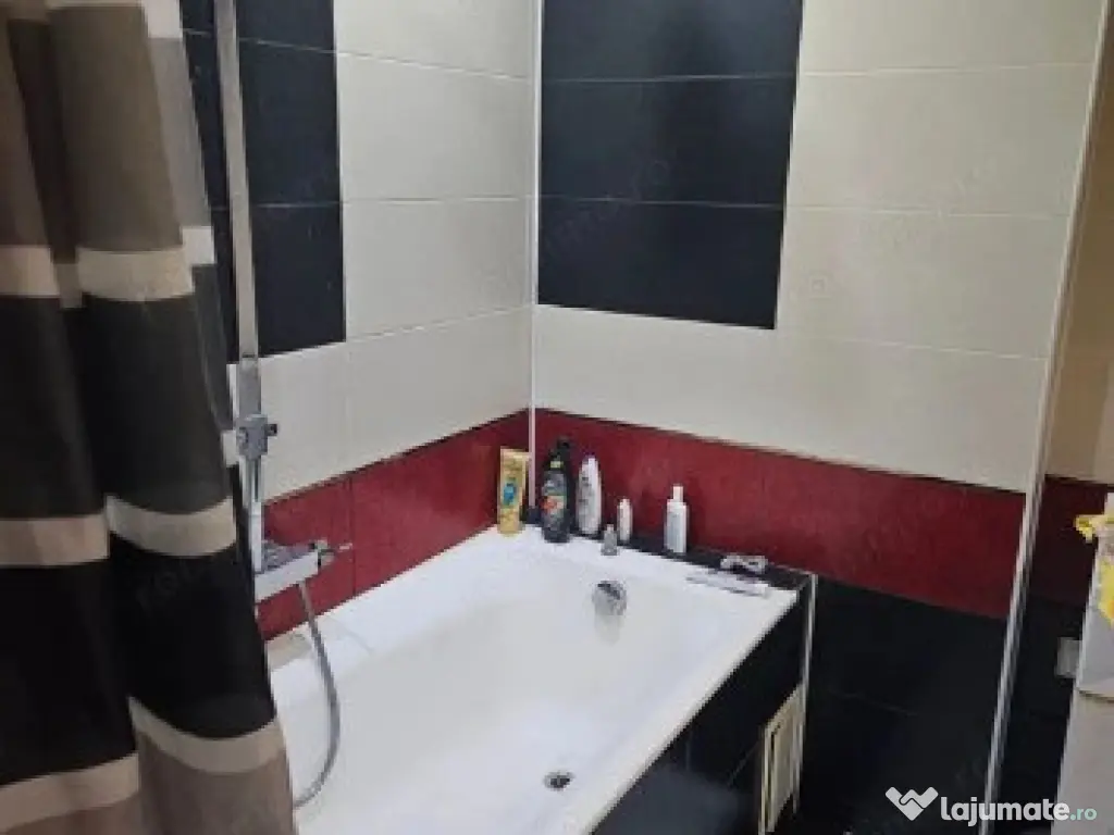 3 camere in zona Girocului