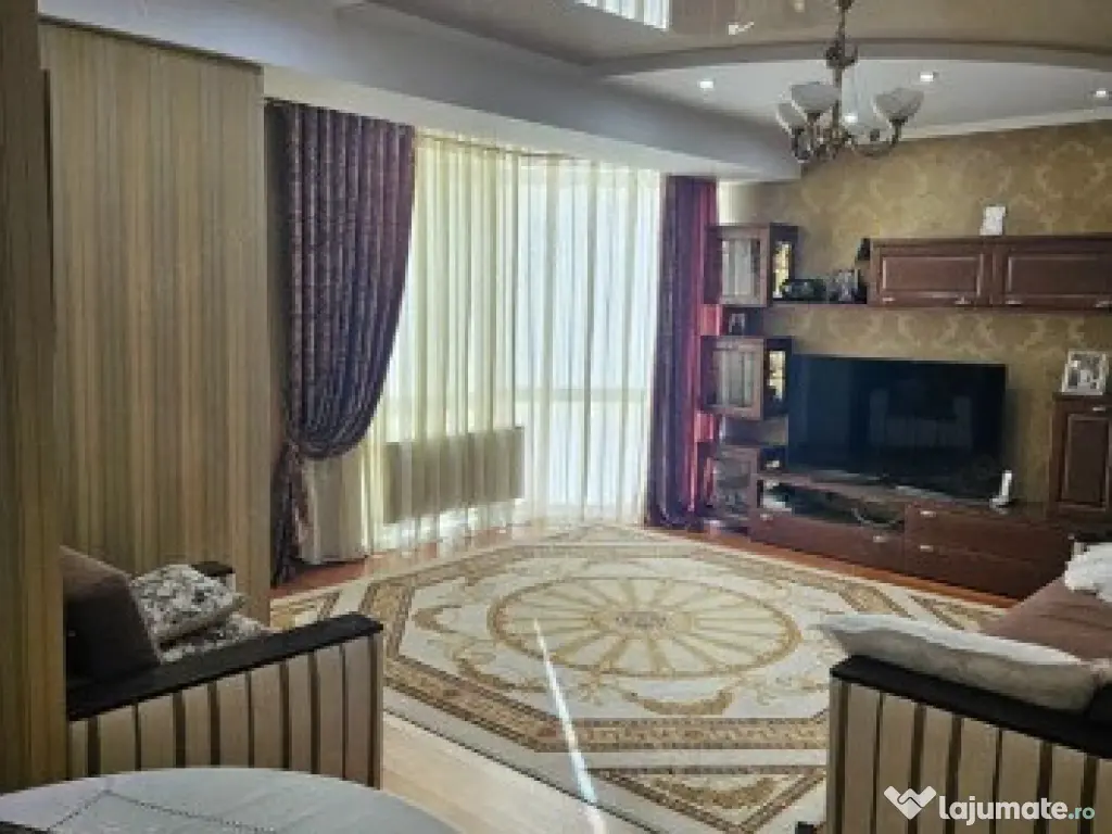 3 camere in zona Girocului