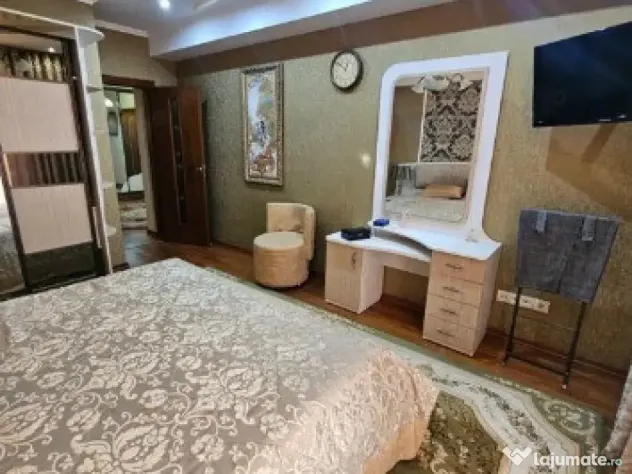 3 camere in zona Girocului