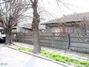 Gara - Spitalul CFR - Str. Scolii, casa din caramida, ter... 